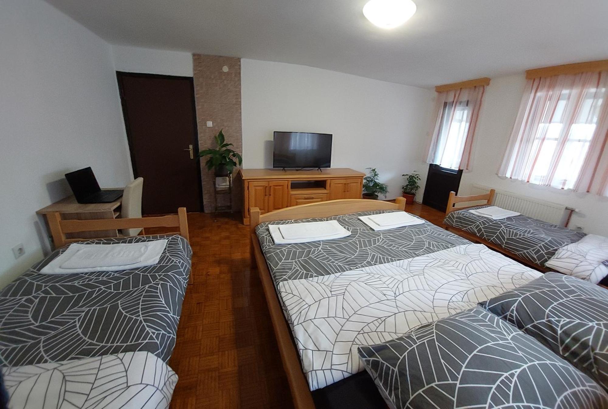 Panorama Travnik Aparthotel Room photo